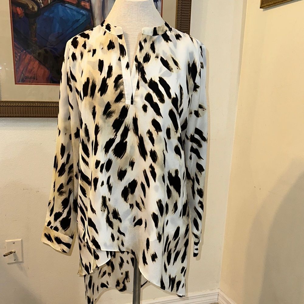 Chico’s Cheetah Print Asymmetrical Flowy Tunic Size 1 (Medium)